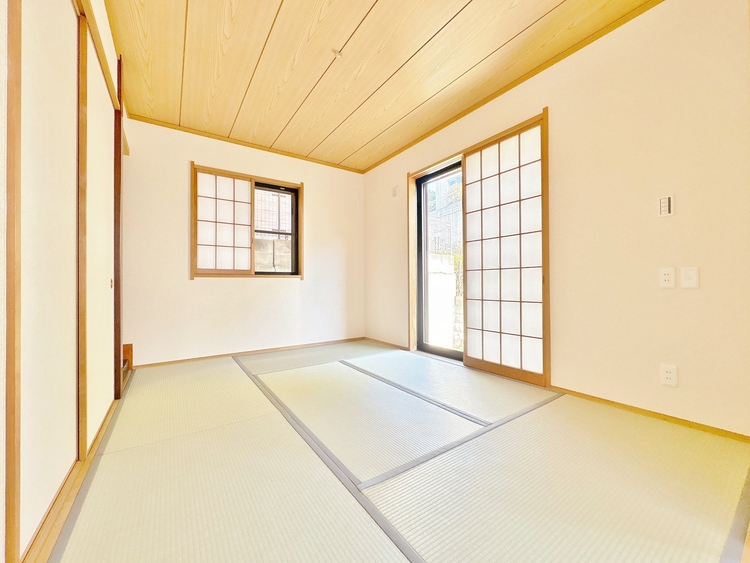 寝室 書斎や寝室へと変わっていくこの１室にどうアレンジするか、それを想像するだけで夢が膨らみますね。