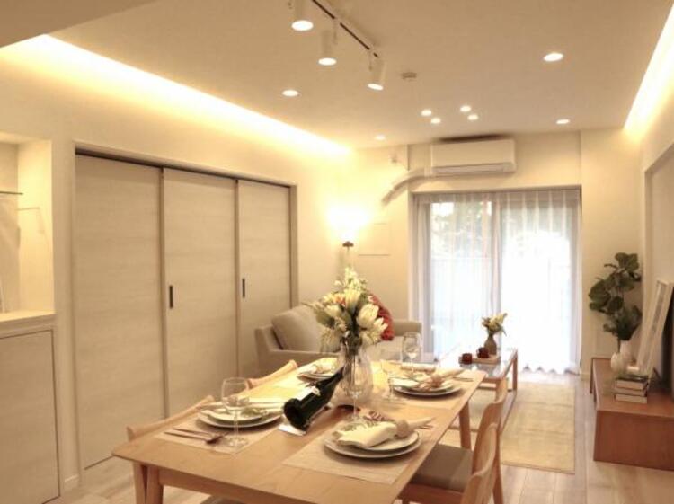 居間 LDK16.5帖　ご家族みなさんで寛げる空間をぜひ現地で体感してみてください。