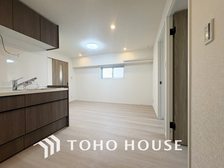 内装 柔らかな陽のそそぐ心地よいリビングダイニング