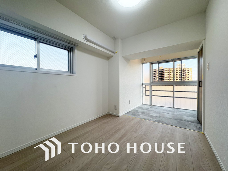 内装 採光もある洋室は、くつろぎのひと時を過ごすのにぴったり