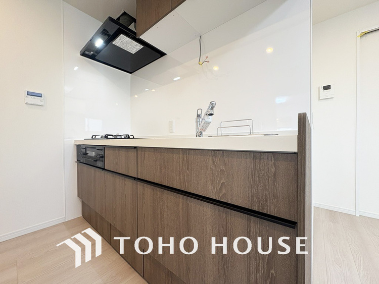 キッチン シンプルな部屋の雰囲気に溶け合うナチュラルキッチン