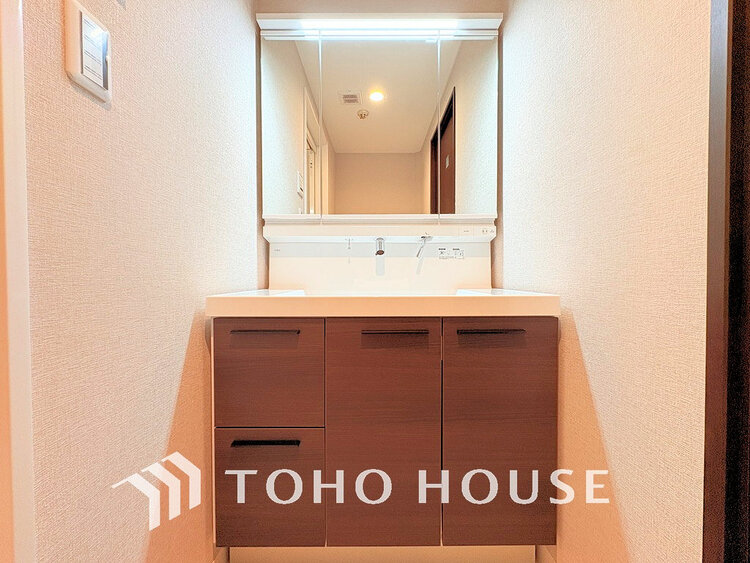 洗面 大きな洗面鏡付き、朝の身支度も楽しくなりますね