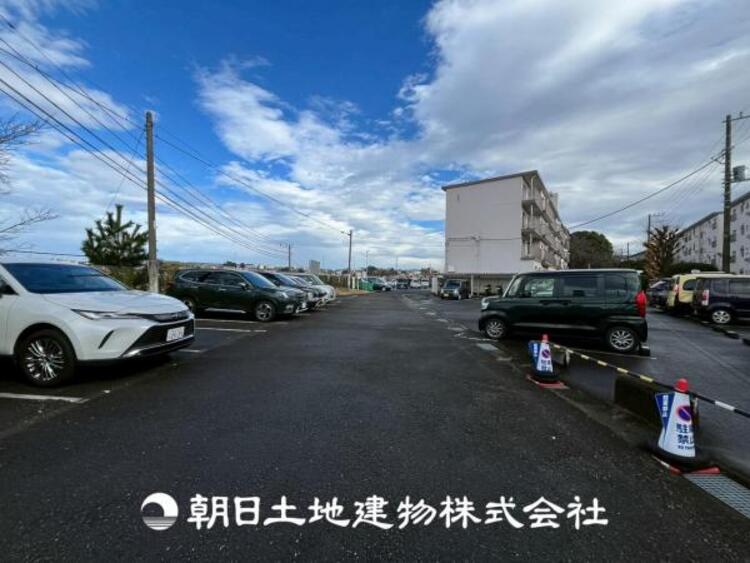 駐車場 【駐車場】敷地内駐車場。日々の暮らしをスムーズにするため必要なスペースです。