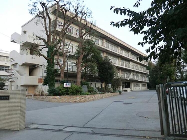 周辺 横浜市立保土ヶ谷中学校まで約2000ｍ