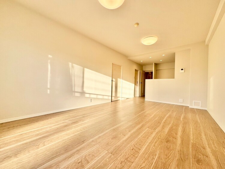 居間 飾り過ぎないシンプルな内装と偏り過ぎないデザインで統一しました。