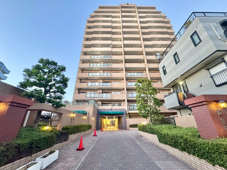 外観 現地に足をお運びいただいた際には、周辺散策などをお勧めいたします。