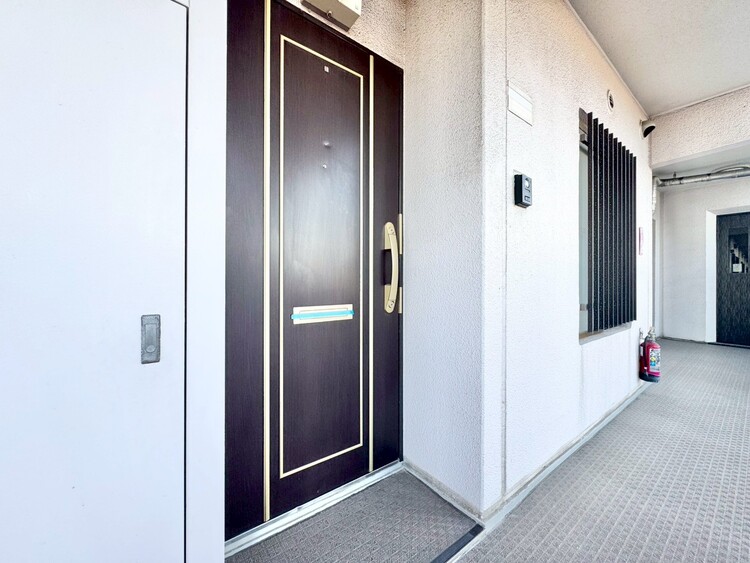 玄関 玄関を開ければ、そこは安らぎのご自宅。