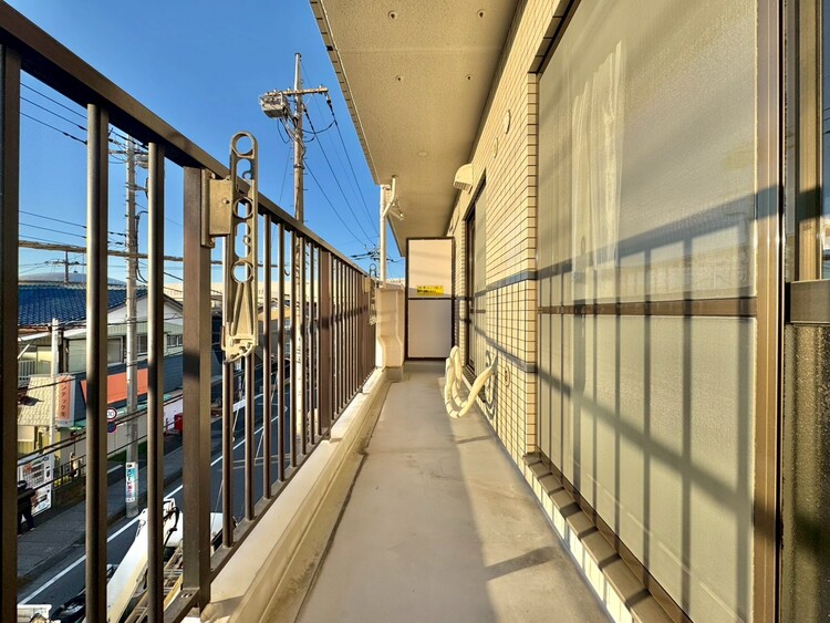 バルコニー 暮らしの中で、光と風を演出してくれるバルコニー。