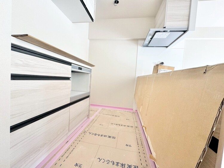 キッチン スマートな意匠と充実の機能を備えたキッチンが、暮らしにおいしい彩りを添えます。