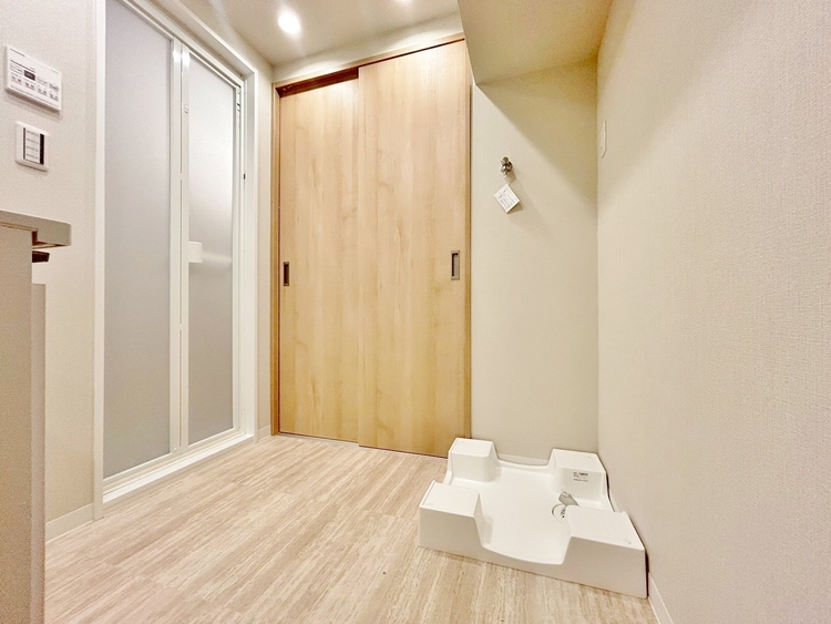 その他 十分な広さの脱衣所。