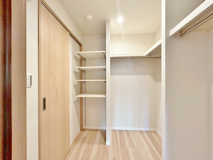その他 収納スペースが付いていて、お部屋を広く使っていただけます。