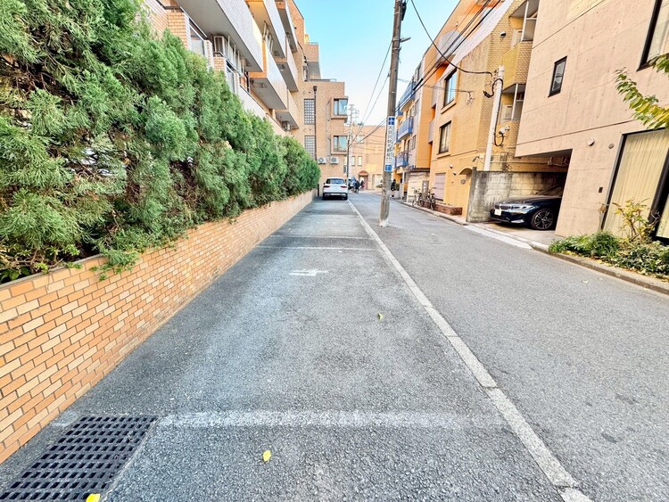 その他 駐車スペースが嬉しいですね。※空き状況は都度ご確認下さい。