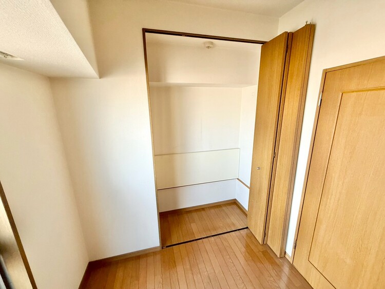 その他 収納スペースが付いていて、お部屋を広く使っていただけます。