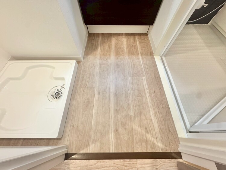 その他 十分な広さの脱衣所。