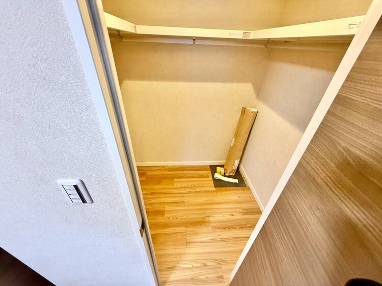 その他 収納スペースが付いていて、お部屋を広く使っていただけます。