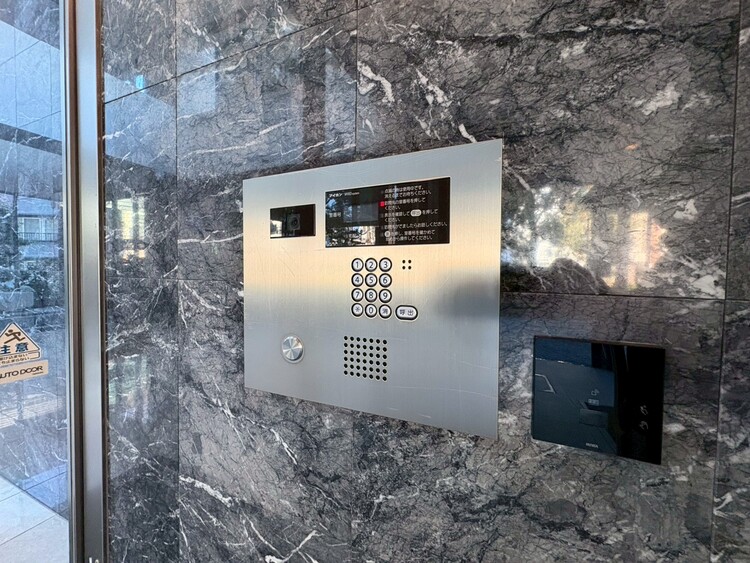 その他 誰が来てもわかる様にモニター付きインターホンを設置。