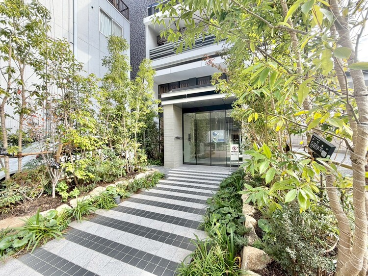 その他 上質感漂う玄関アプローチです。