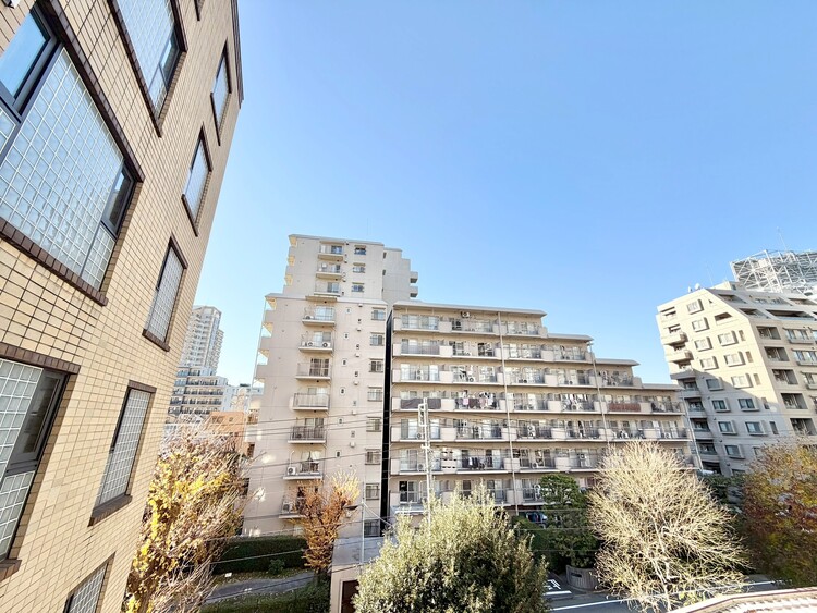 その他 眺望や窓からの景色が良いと、家で過ごす時間も快適です。