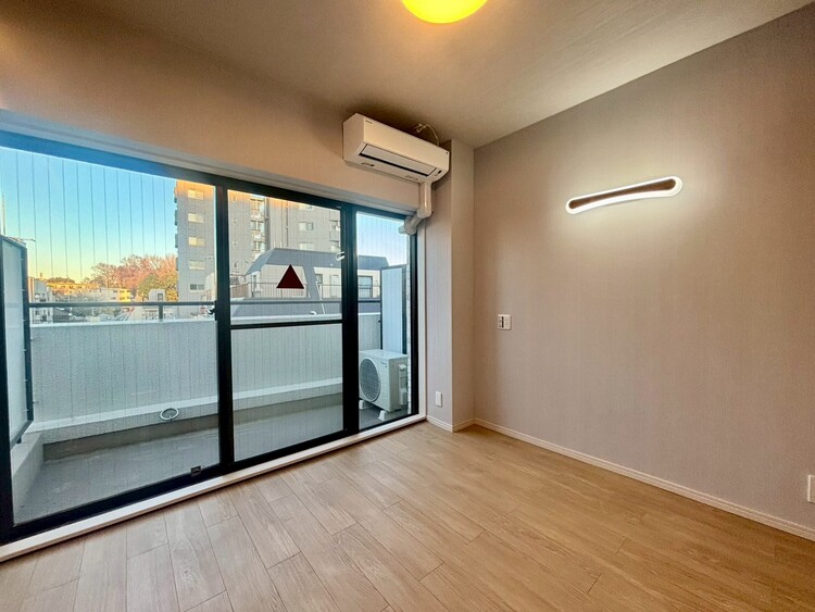 その他 清かで艶やかな時間をもたらしてくれる室内です。