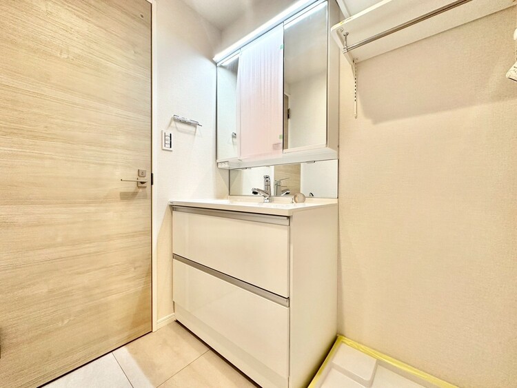 洗面 何かと物が増える場所だからこそ、スッキリと見映えの良い空間に。