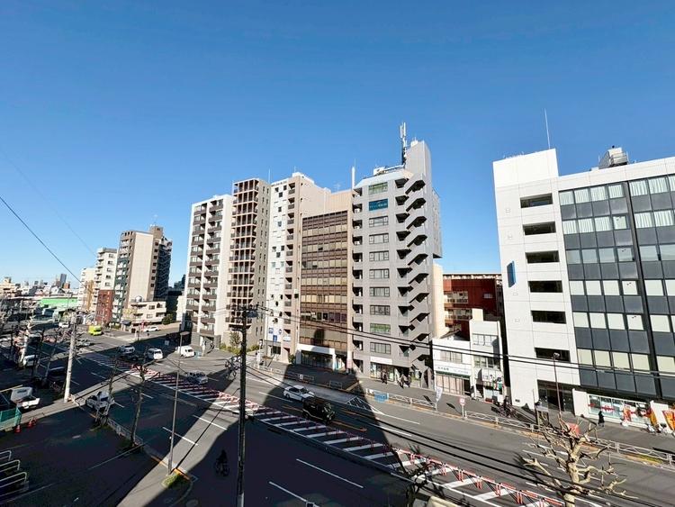 バルコニー 頬をなでる、優しい風を感じることが出来ます。