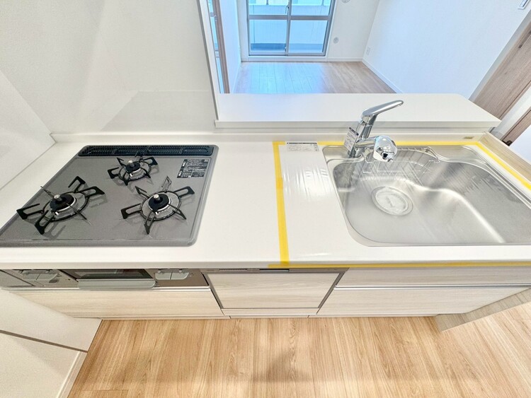 キッチン スマートな意匠と充実の機能を備えたキッチンが、暮らしにおいしい彩りを添えます。