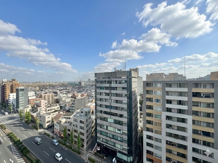 バルコニー 頬をなでる、優しい風を感じることが出来ます。