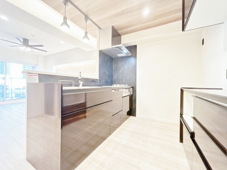 キッチン 洗練されたスタイリッシュなデザイン性と使いやすさを備えた仕様。