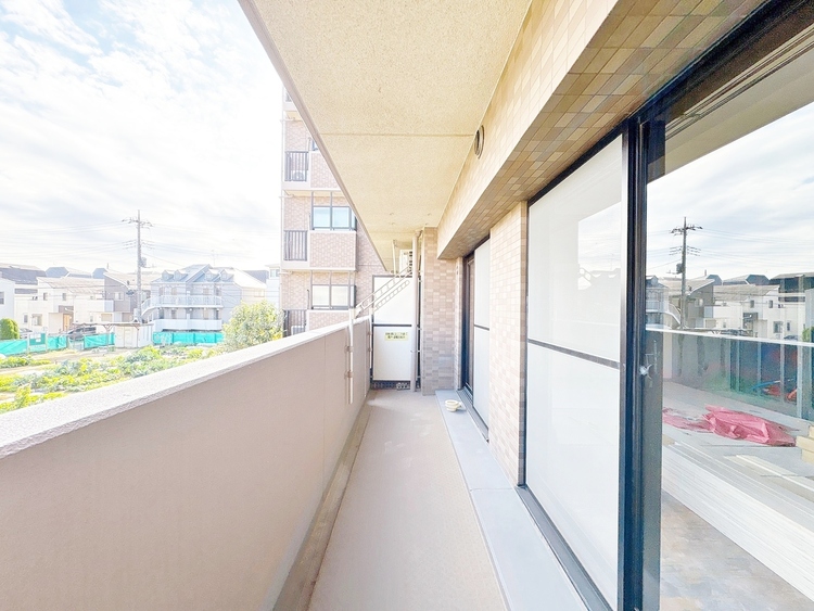 バルコニー 暮らしの中で、光と風を演出してくれるバルコニー。