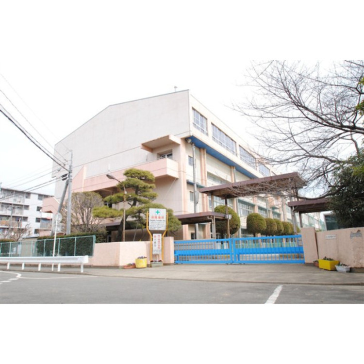 周辺 霞ヶ関東中学校(約560m)