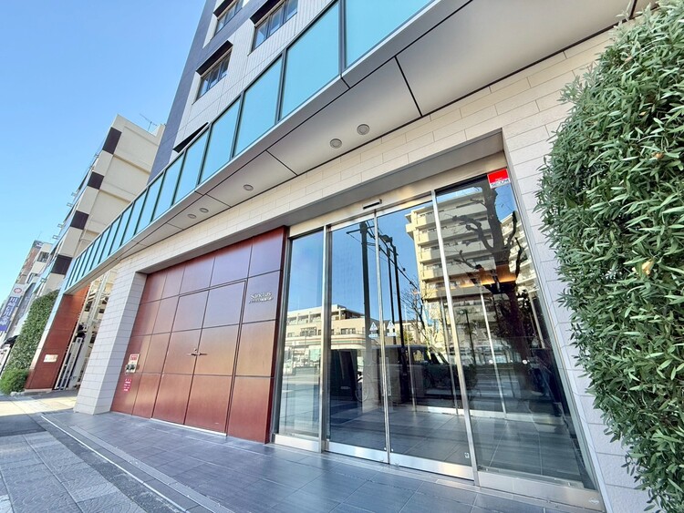 その他 上質感漂う玄関アプローチです。