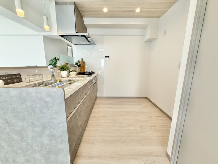 その他 開放感のあるキッチンスペース。調理をしながら、会話も弾みそうですね。