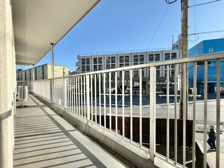 その他 朝の澄んだ空気や、夕方に吹く清々しい風を感じられるバルコニー。