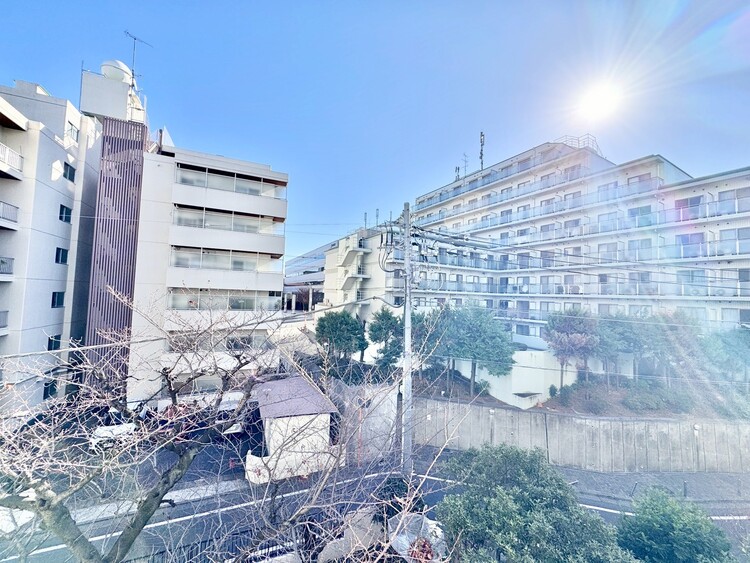 その他 眺望や窓からの景色が良いと、家で過ごす時間も快適です。