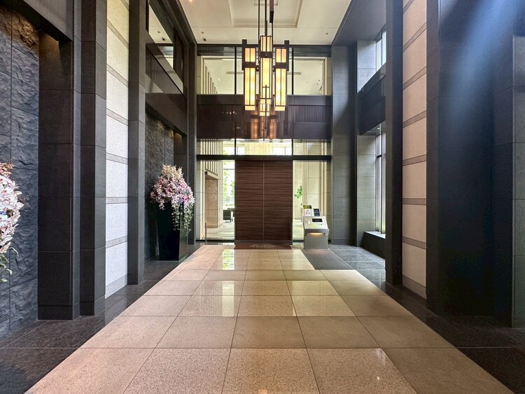 その他 6.8ｍの圧倒的な天井高高級ホテルのような品格のある内装