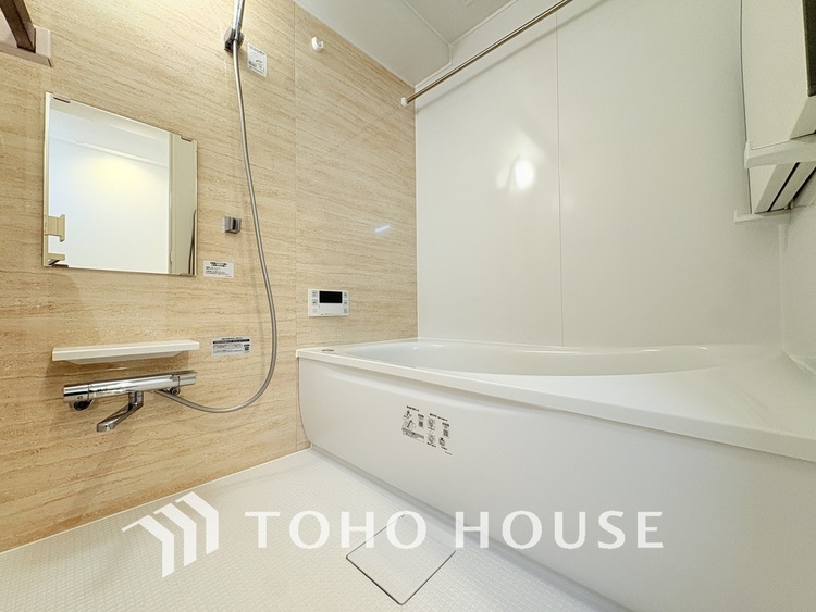 風呂 一日の疲れを癒すバスルームは、心地よいリラックスを叶える清潔感溢れる空間