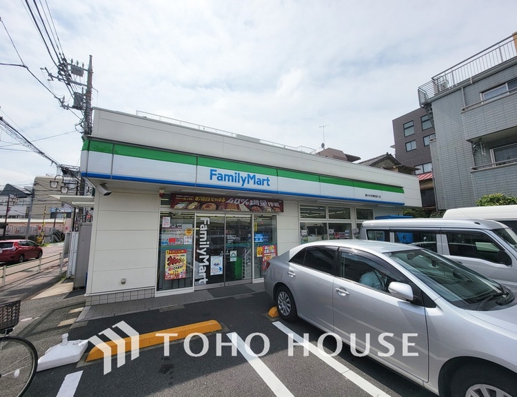 周辺 ファミリーマート 鵜の木多摩堤通り店　距離120ｍ