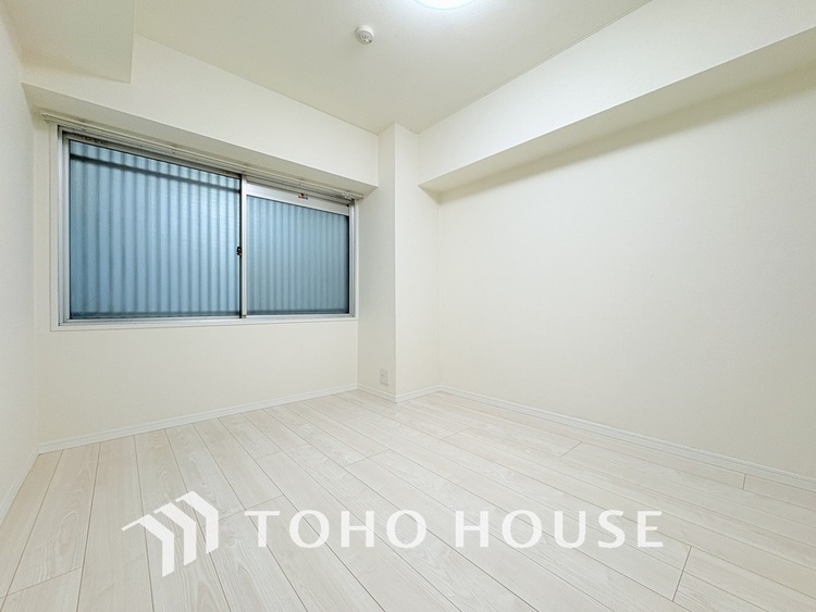 内装 採光もある洋室は、くつろぎのひと時を過ごすのにぴったり