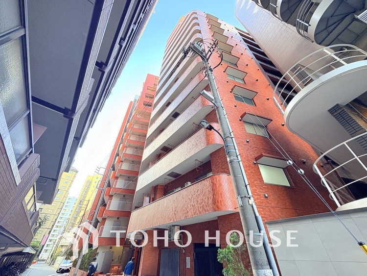 外観 〜ビッグターミナル「新宿」駅徒歩7分の好立地〜11階、南西向き2LDK住戸〜