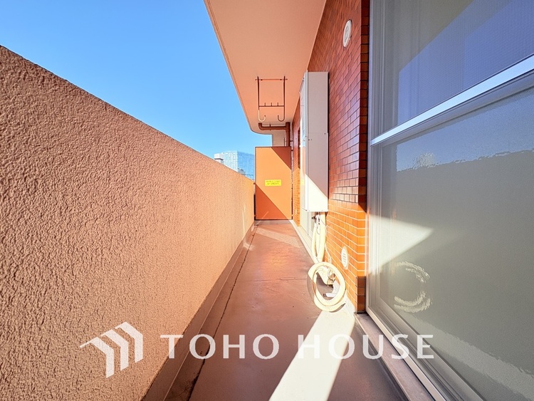 バルコニー 陽当たり良好なバルコニー