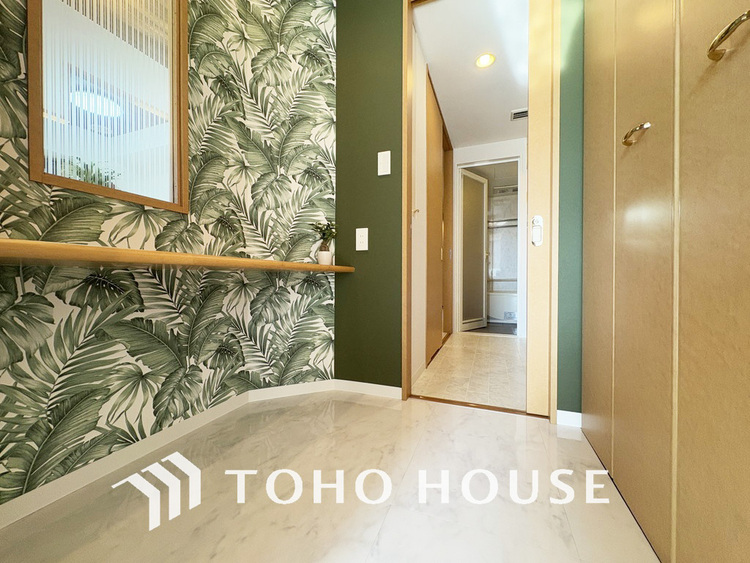 収納 カウンター、収納付きミセスルーム