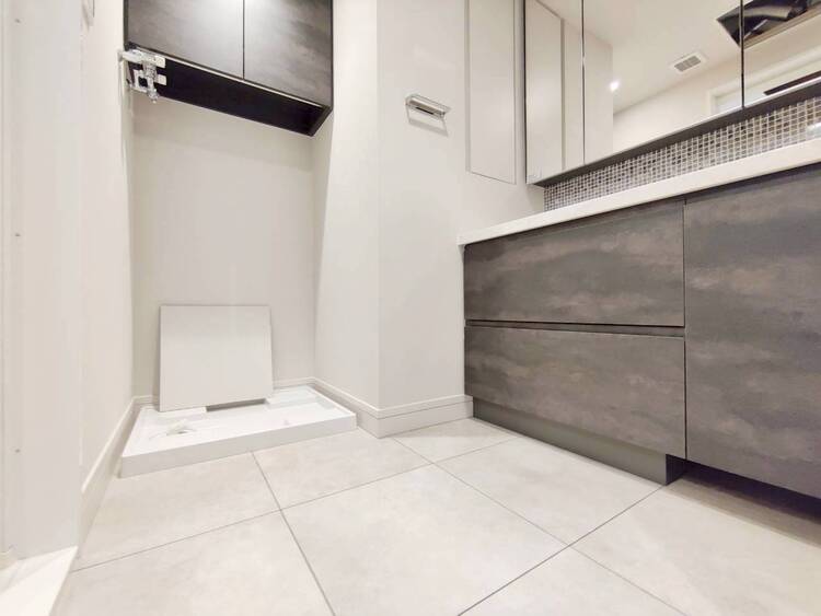 その他 十分な広さの脱衣所。