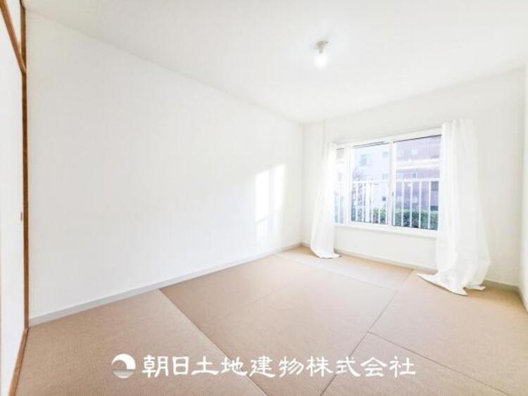 内装 来客時の客室としても利用できますし、お子様のプレイルームやお昼寝に最適なお部屋です。