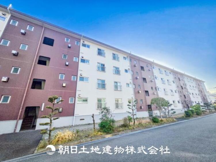 外観 表現された空間はたくさんの光を浴び、風を感じ、暮らしの時間を豊かにしてくれます。