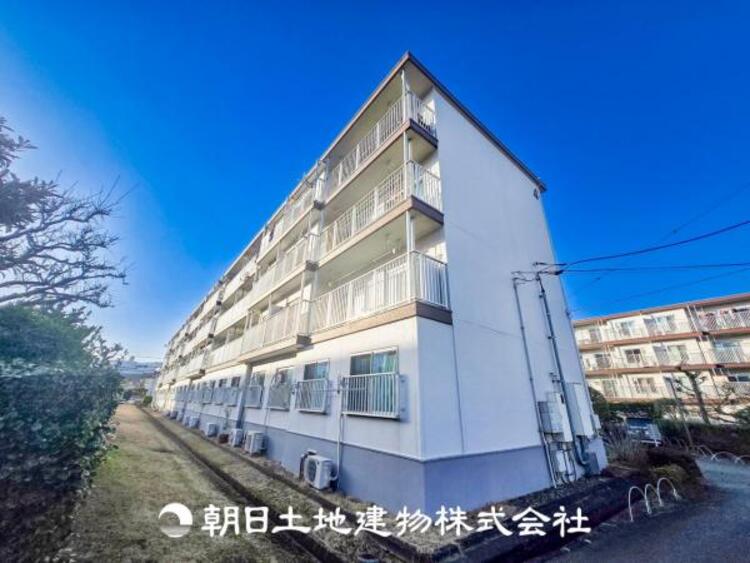 外観 時間のゆとりと空間、暖かな陽光がもたらす光と風を独占してください。