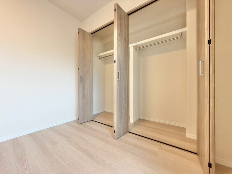 その他 収納スペースが付いていて、お部屋を広く使っていただけます。