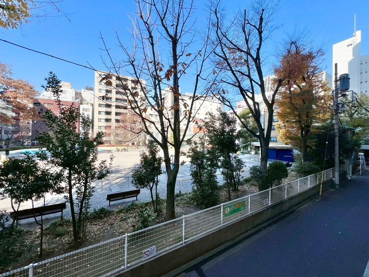 その他 眺望や窓からの景色が良いと、家で過ごす時間も快適です。