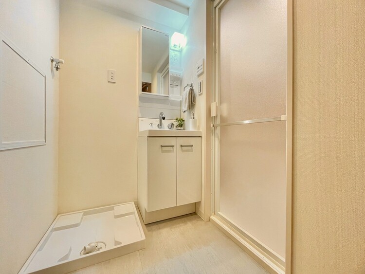 その他 十分な広さの脱衣所。