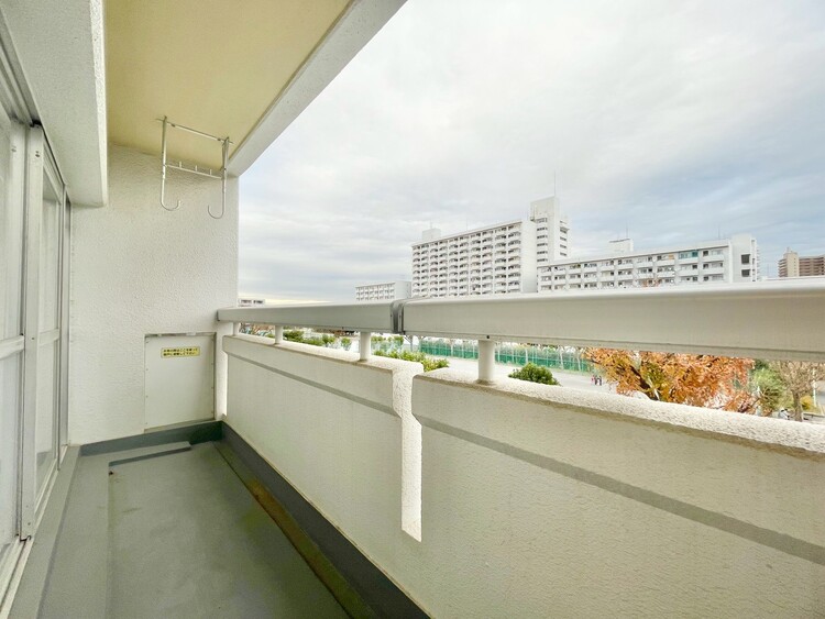 その他 朝の澄んだ空気や、夕方に吹く清々しい風を感じられるバルコニー。