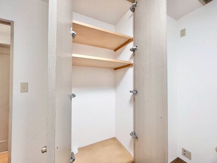 その他 家電やスーツケース、ストック品など何でも片付く嬉しい空間です。